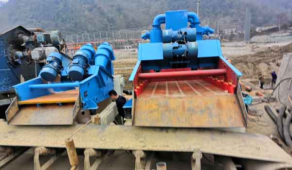 the dry tailings dewatering screen